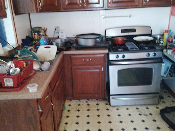 2nd image of 108 Morgan Ave W