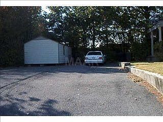 5th image of 3595 Park Ave