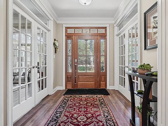 5th image of 908 Oak Hills Ln