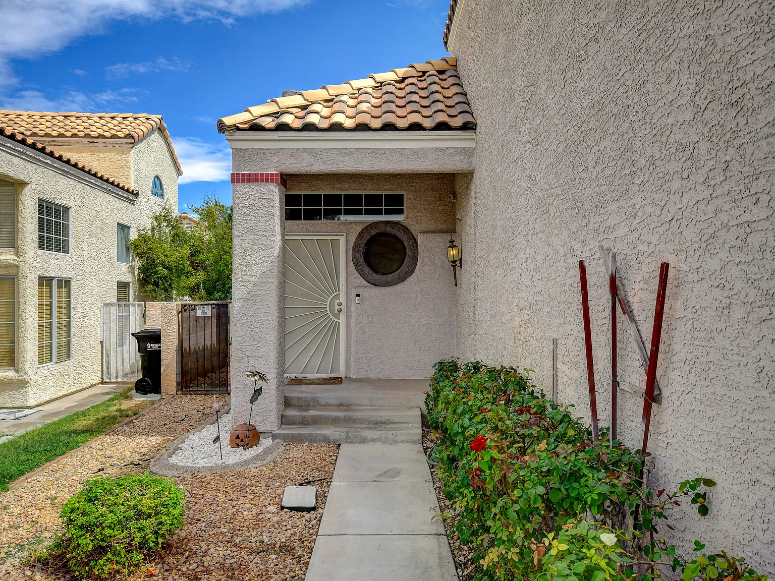 3 bed, 2.5 bath, 1597 sqft, $2,350 — Photo 3