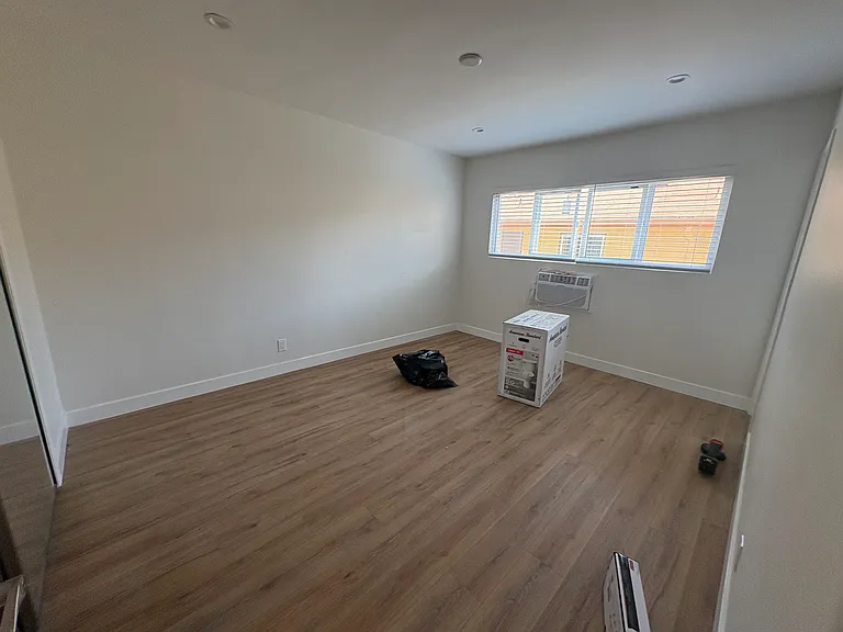 1115 N Flores St #8 — Photo 10