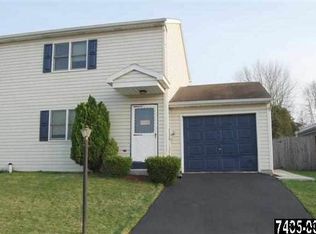 27 Town Cir, Abbottstown, PA 17301