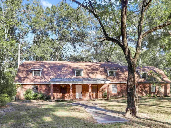 6840 Lake Hills Rd, Saint Francisville, LA 70775