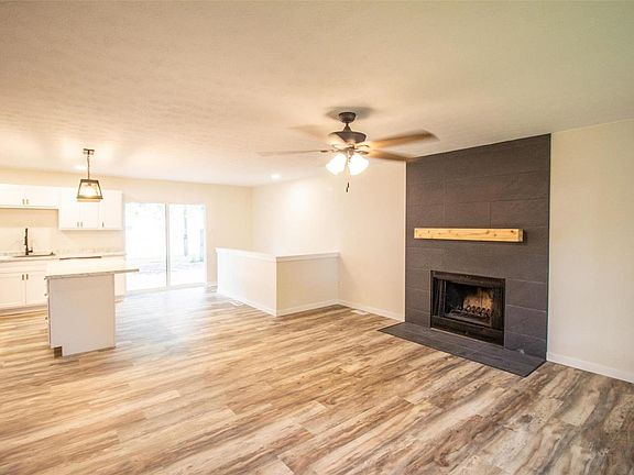 4th image of 2808 National Ave