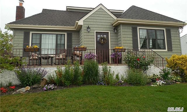 1st image of 41 Parkway Dr