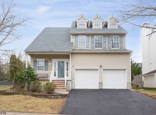 3 Betts Trl, Bridgewater, NJ 08807