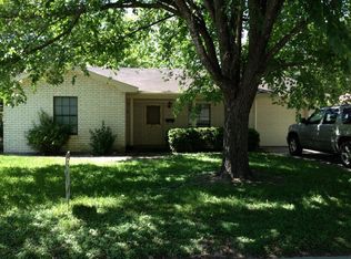 310 W Division St, Edna, TX 77957