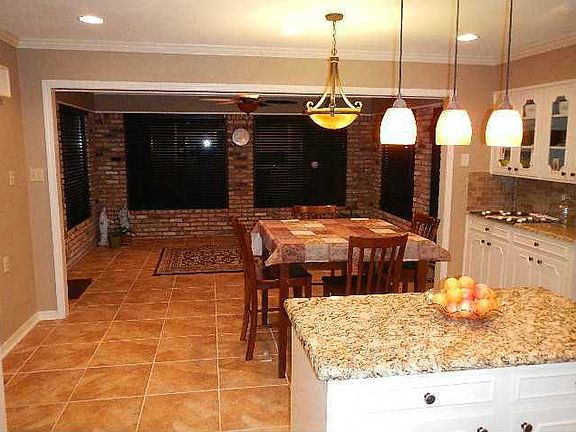 5th image of 317 Sage Hill Dr