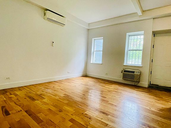 3rd image of 735 Rogers Ave #2