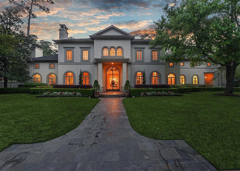 1st image of 3 Crestwood Estates Dr