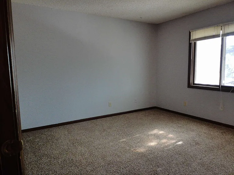 1302 Lucille St — Photo 9