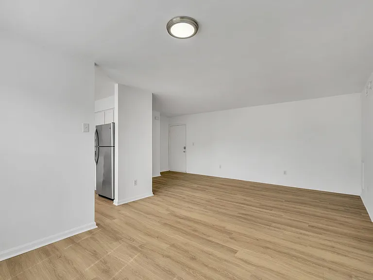 Amhurst III Apartments — Photo 29