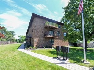 729 10th St APT 2F, Secaucus, NJ 07094