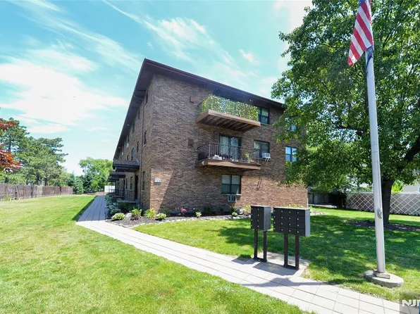 729 10th St APT 2F, Secaucus, NJ 07094