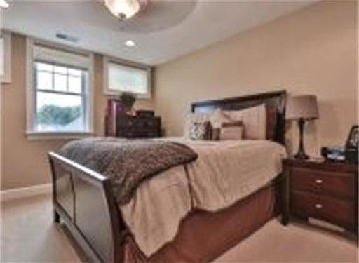 3rd image of 104 Winterberry Ln