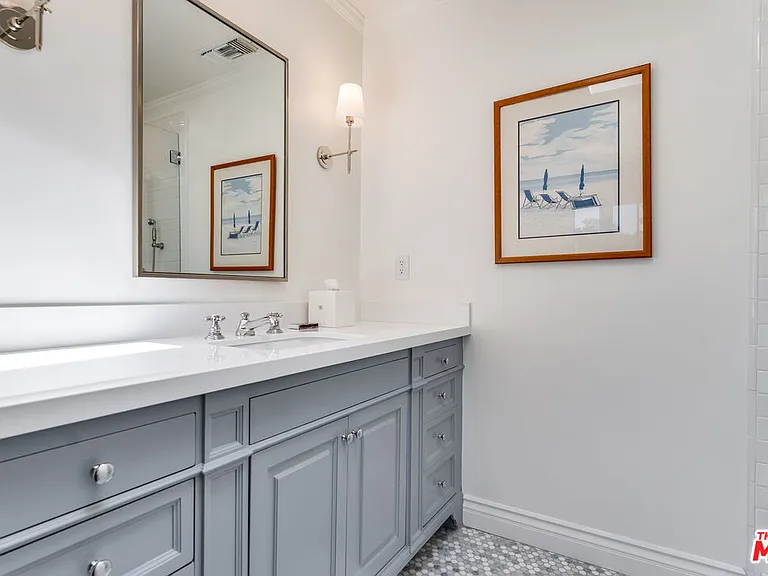 28925 Cliffside Dr — Photo 34