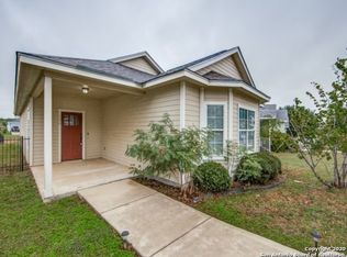 184 Whitewing Way, Floresville, TX 78114