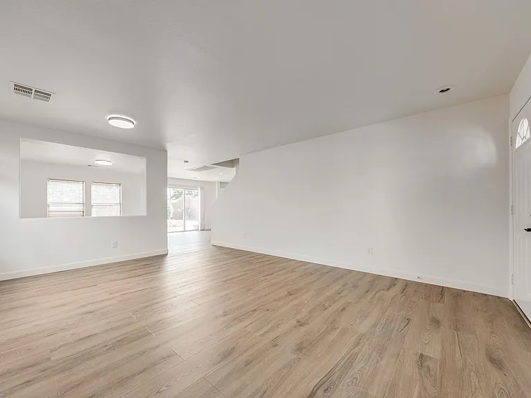 10429 Vinson Point Ave — Photo 11
