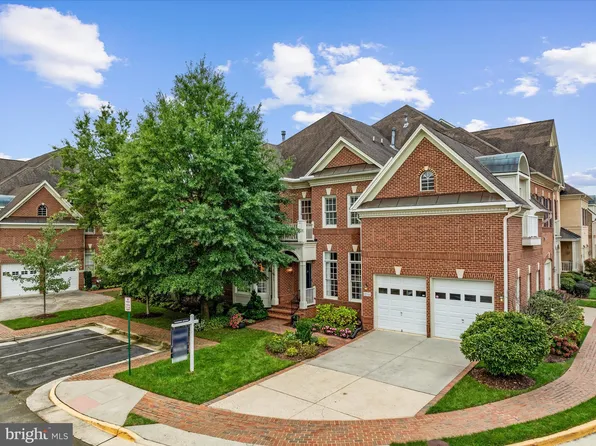 12751 Lavender Keep Cir, Fairfax, VA 22033
