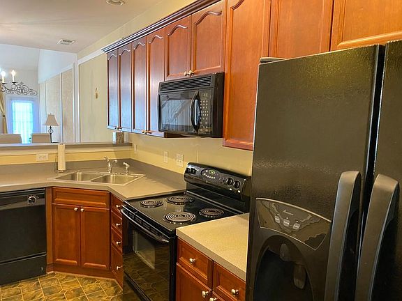 4th image of 2364 Suwanee Pointe Dr