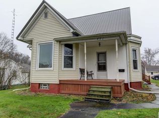 421 7th St, Lincoln, IL 62656