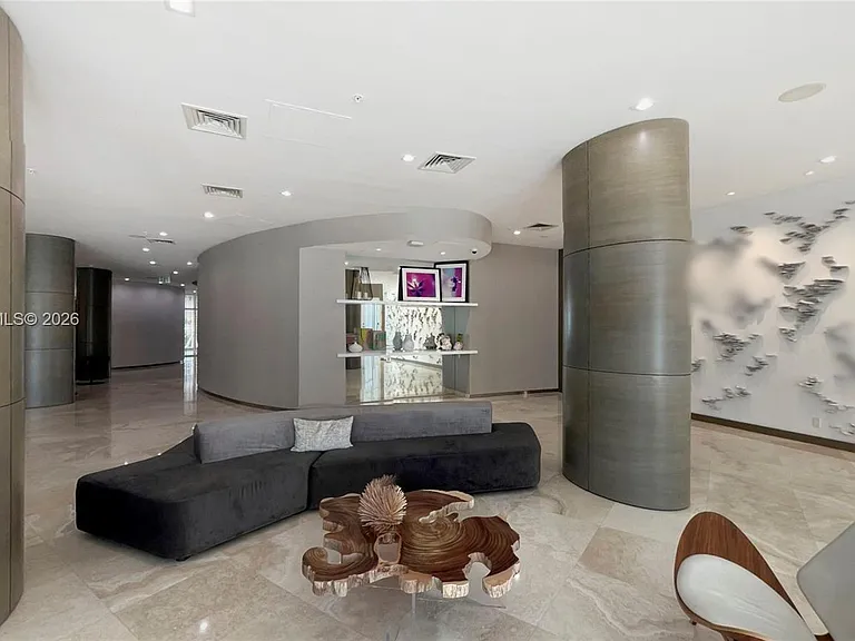 10275 Collins Ave #724 — Photo 11