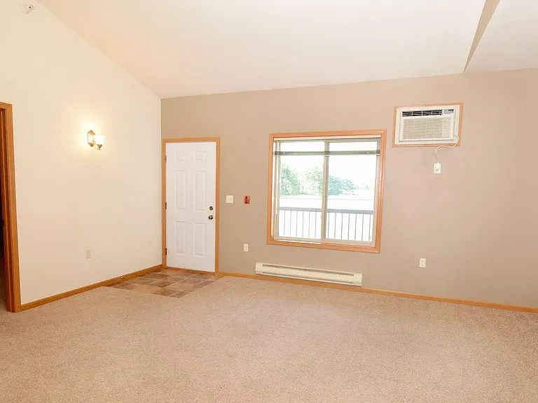 100 Sunshine Cir #10 — Photo 4
