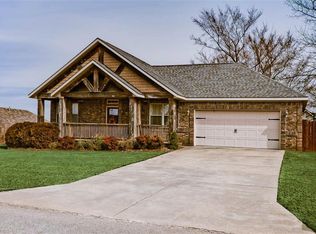 1161 Ditmars Rd, Prairie Grove, AR 72753