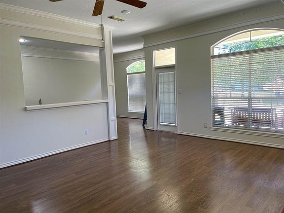 4th image of 213 Royal Way