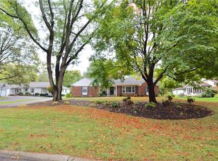 8425 Spring Mill Ct, Indianapolis, IN 46260