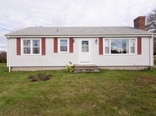 162 Peckham Ave, Middletown, RI 02842