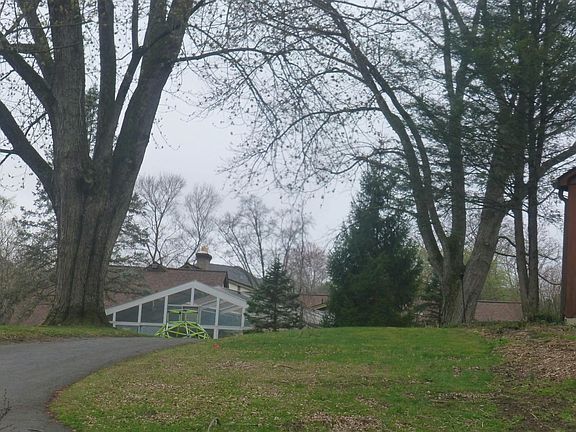 2nd image of 30 Beecham Rd