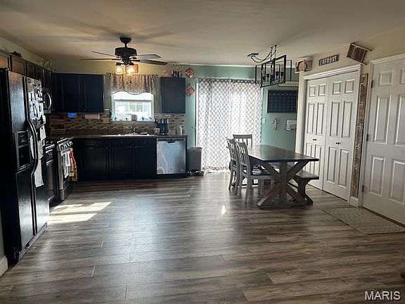 3rd image of 83 Swaying Pine Ln