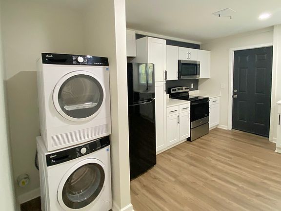 4th image of 901 Pacific Ave #2