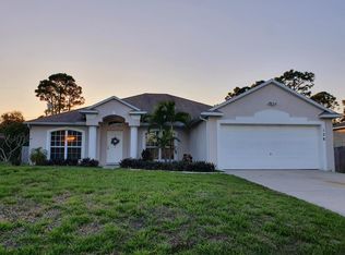 128 SW Sea Lion Rd, Pt Saint Lucie, FL 34953