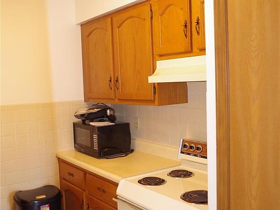 5th image of 708 Materdie Ln APT A