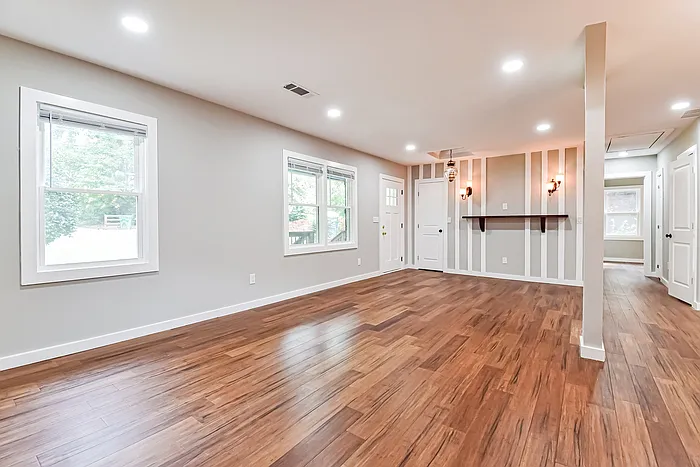 4 bed, 2.0 bath, 1821 sqft, $1,995 — Photo 3