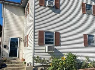 17 Pearl St, Patchogue, NY 11772