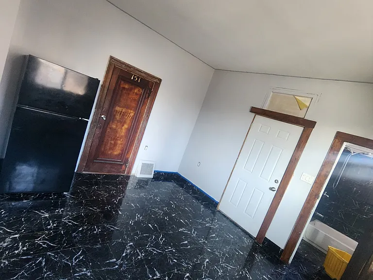 13700 Conley Ave #1 — Photo 8