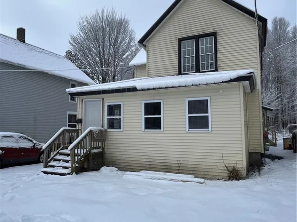 919 Alexandria St, Carthage, NY 13619