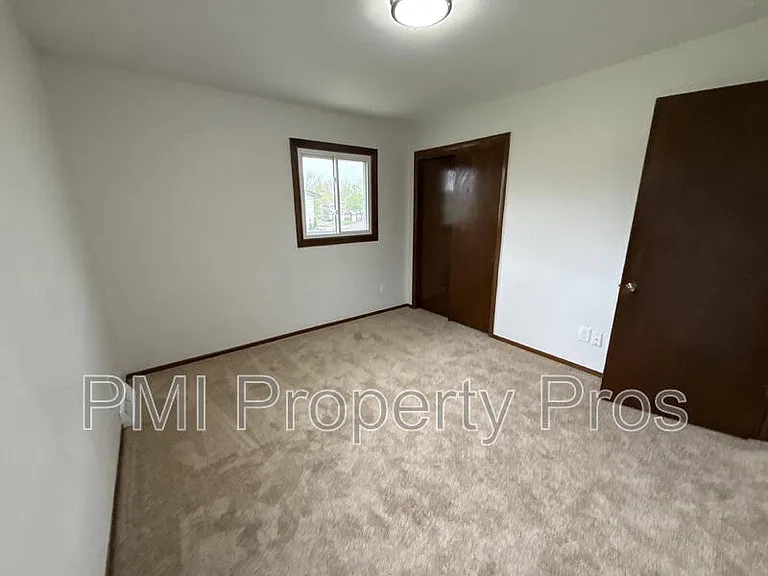 8150 S 88th St — Photo 32