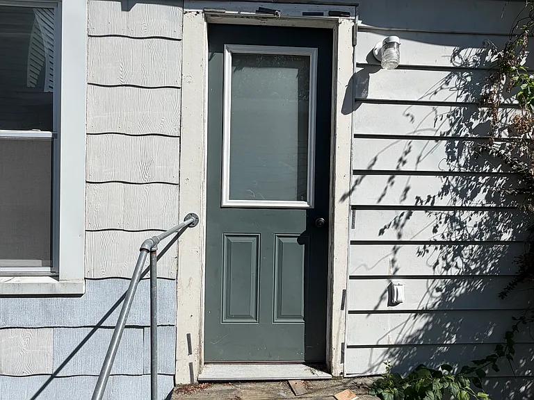 1864 Albany St #1 — Photo 2