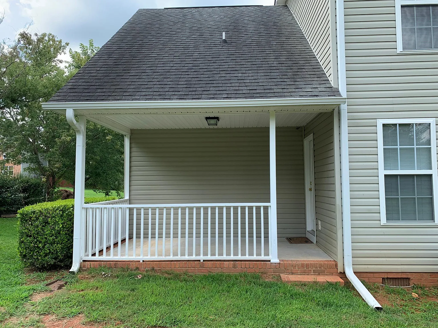 3 bed, 1.5 bath, 1800 sqft, $1,595 — Photo 4