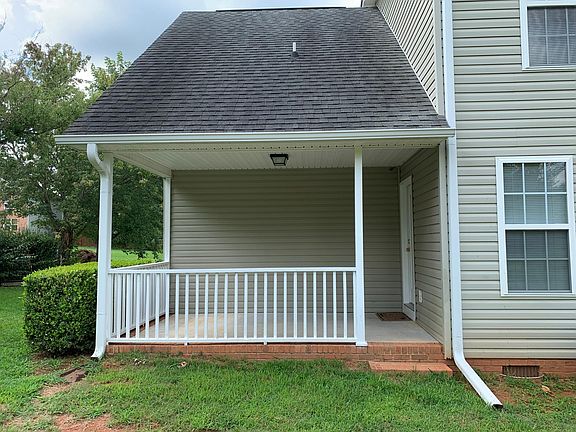 4th image of 216 River Oaks Cir