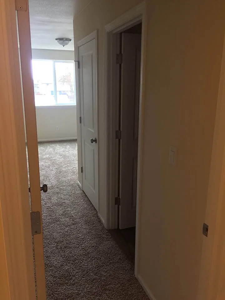 3 bed, 2.5 bath, 1390 sqft, $1,950 — Photo 3