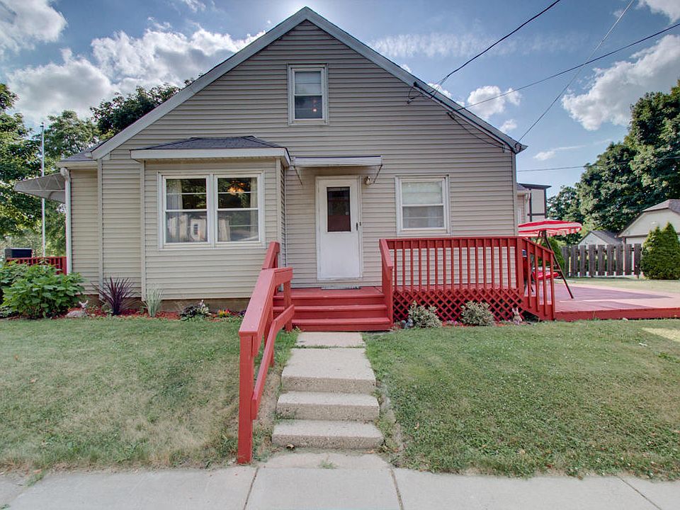 1st image of 926 East Broadway