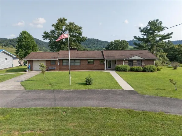 31 Hankins Ln, Castlewood, VA 24224