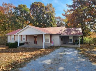 55 Lucas Ridge Ln, Waverly, TN 37185
