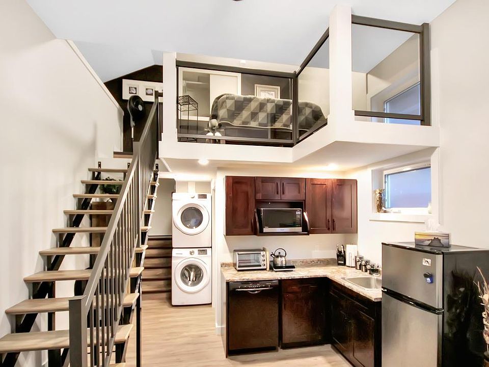 2nd image of 1234A 5th Ave S