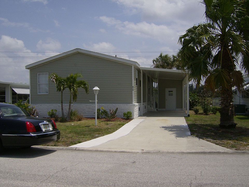 915 Laurel Circle